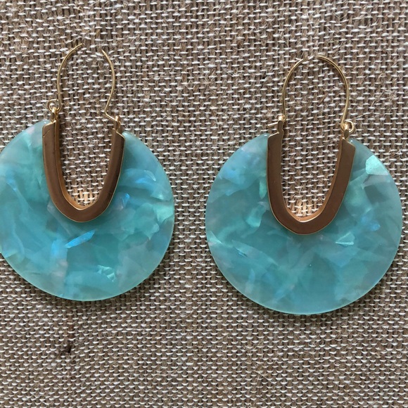 Jewelry - Chic High Fashion Earrings